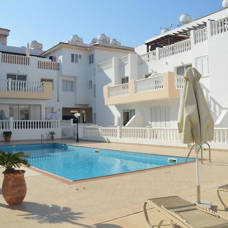 Kapparis Penthouse Apartment Паралимни Екстериор снимка
