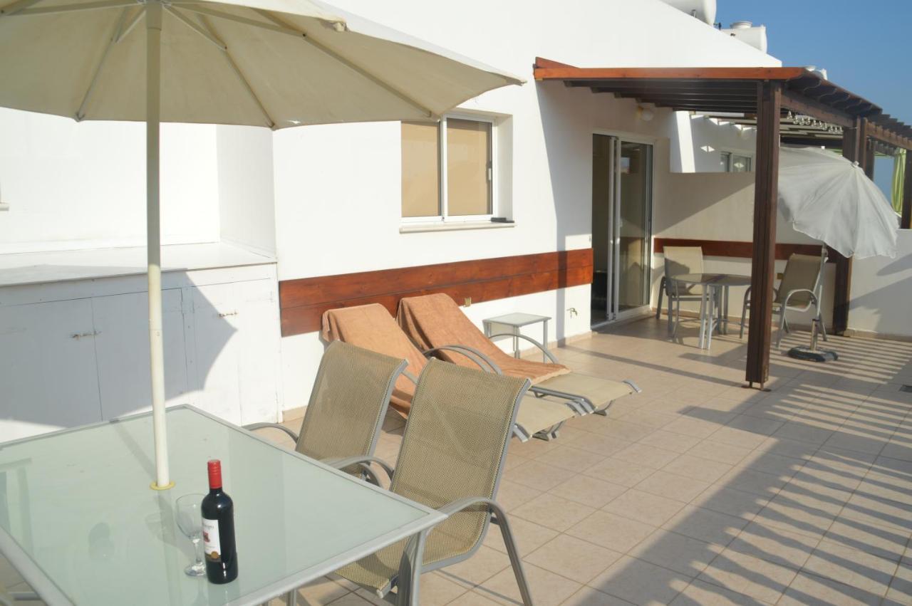 Kapparis Penthouse Apartment Паралимни Екстериор снимка