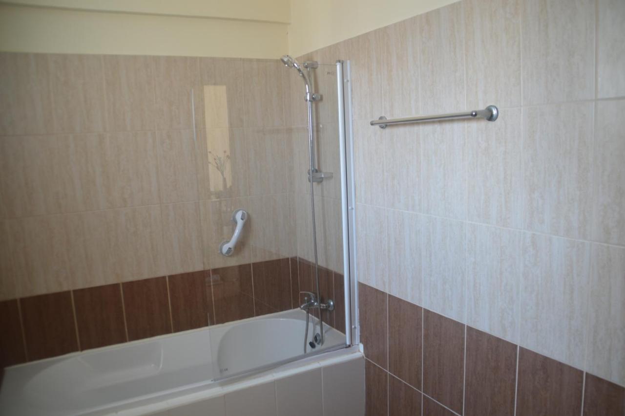 Kapparis Penthouse Apartment Паралимни Екстериор снимка